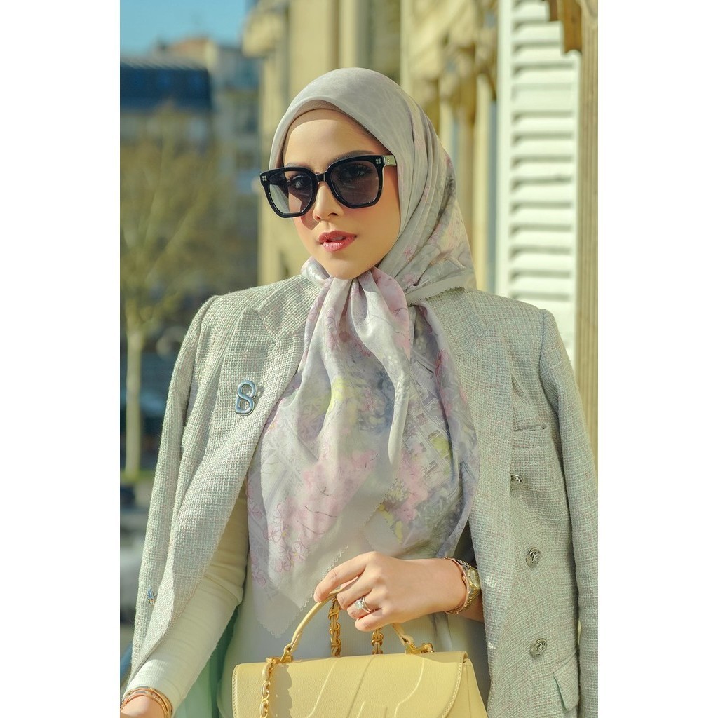 Buttonscarves The Parisian Voile Square XL - Palais