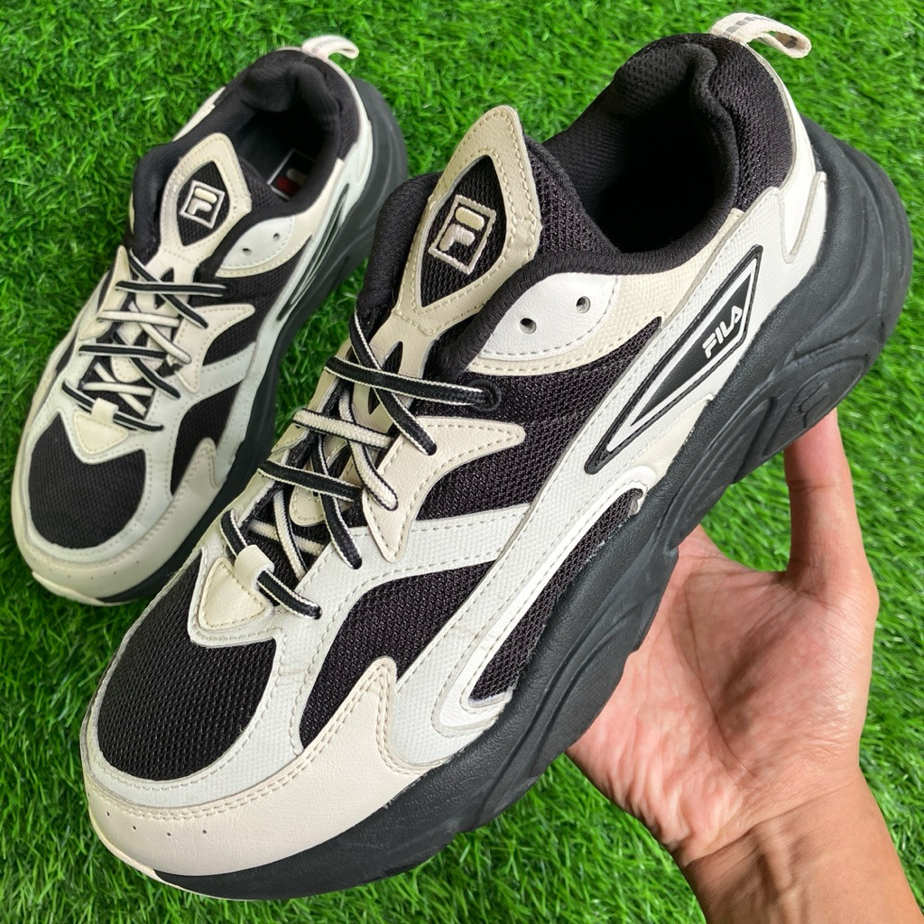 FILA Mars White Black Vintage sneakers shoes ukuran 42
