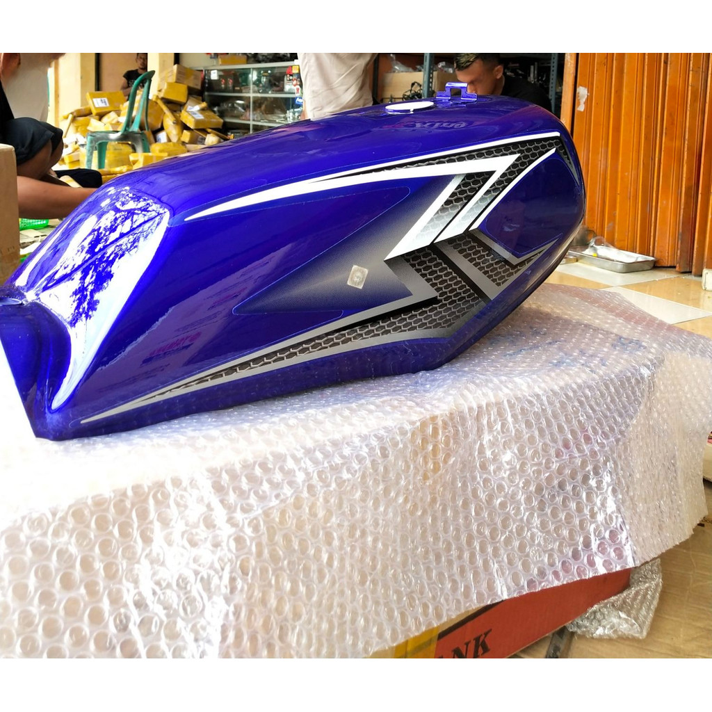 TANGKI YAMAHA RX KING TENGKI BENSIN RX KING TAHUN 2004 WARNA BIRU PLUS STIKER ABU-ABU LIS PUTIH