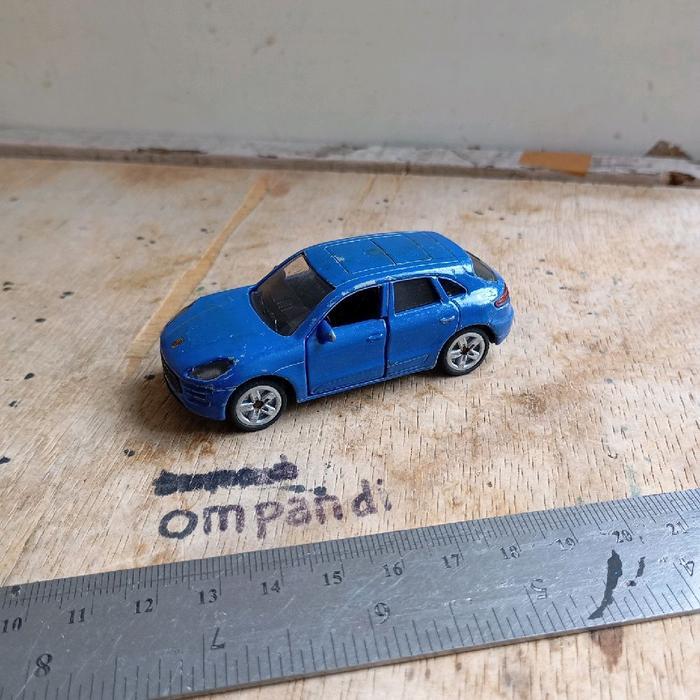 diecast realtoy mobil Porsche macan turbo 2ND