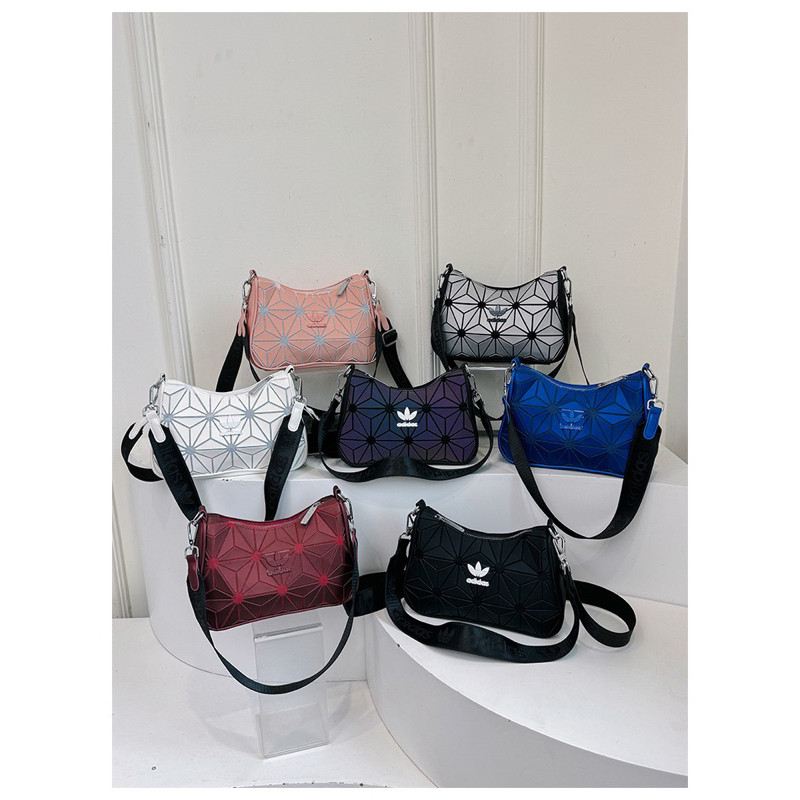 [TAS 2 LOOK] Adidas x Issey Miyake Hobo Shoulder Bag / Tas Bahu dan Slempang Adidas x Issey Miyake /