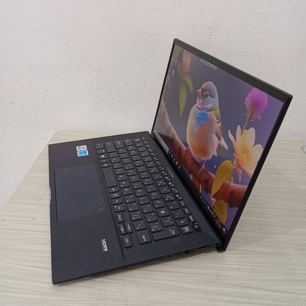 laptop  ASUS Expertbook B9450FA ssd 256Gb core i7 gen10 Ram 16Gb istimewa