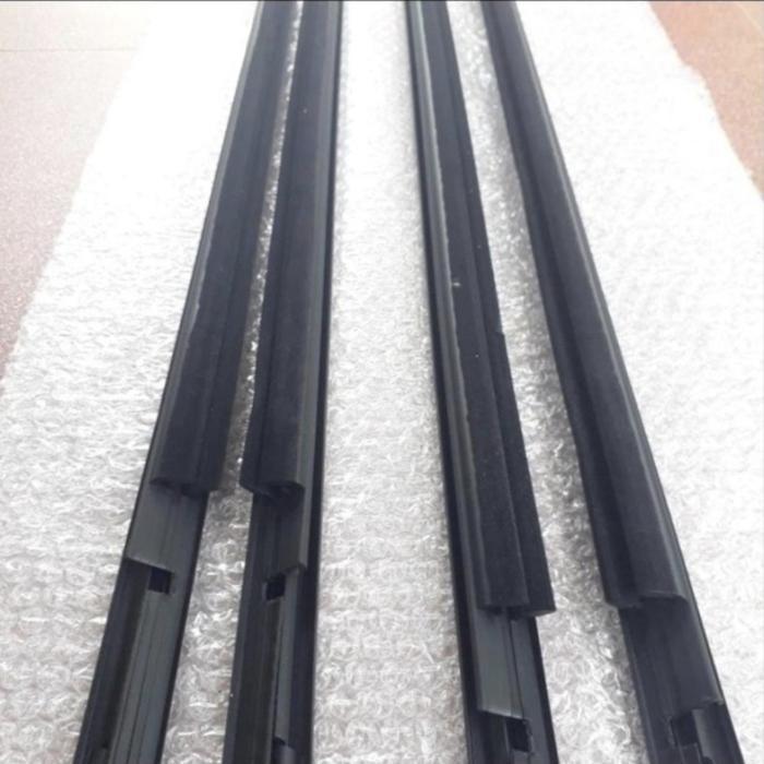 PASSkaret pelipit kaca pintu mobil Nissan Datsun go,cross komplit set ori PASS