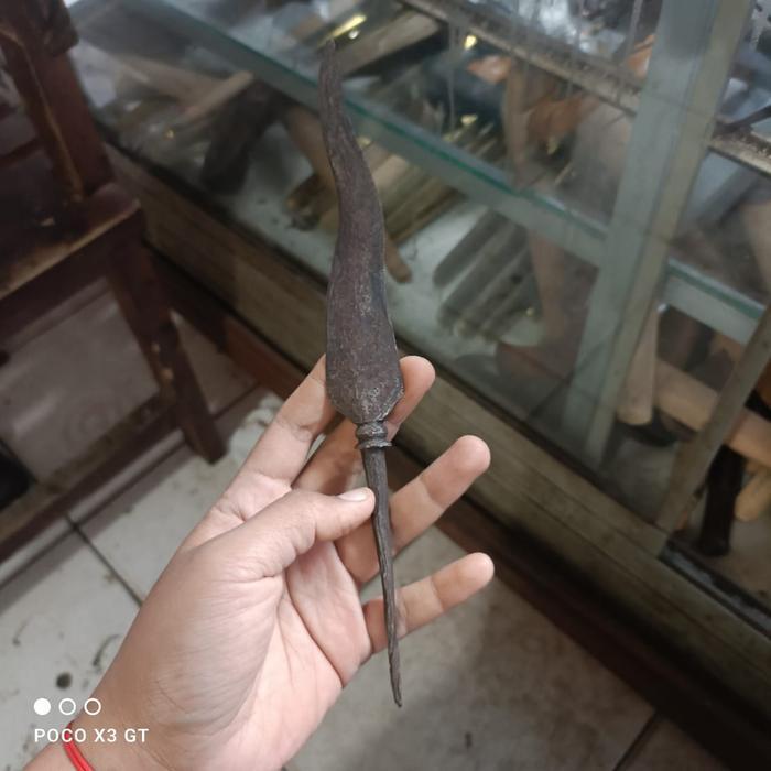 tombuk jangkung keleng sepuh majapahit bkn megantara sengkelat lar man