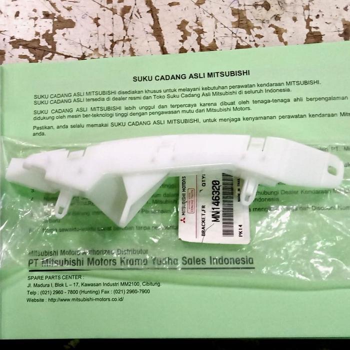 bracket bumper pajero sport strada triton bemper depan ( original ) - kanan