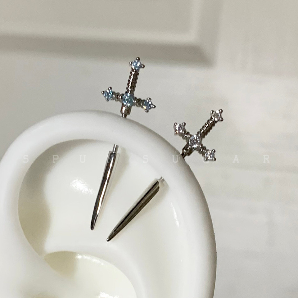 1 Pcs Excalibur Demon Sword Ear Studs Surgical Steel Anti-Allergic Wing Earrings for Helix Con Carti