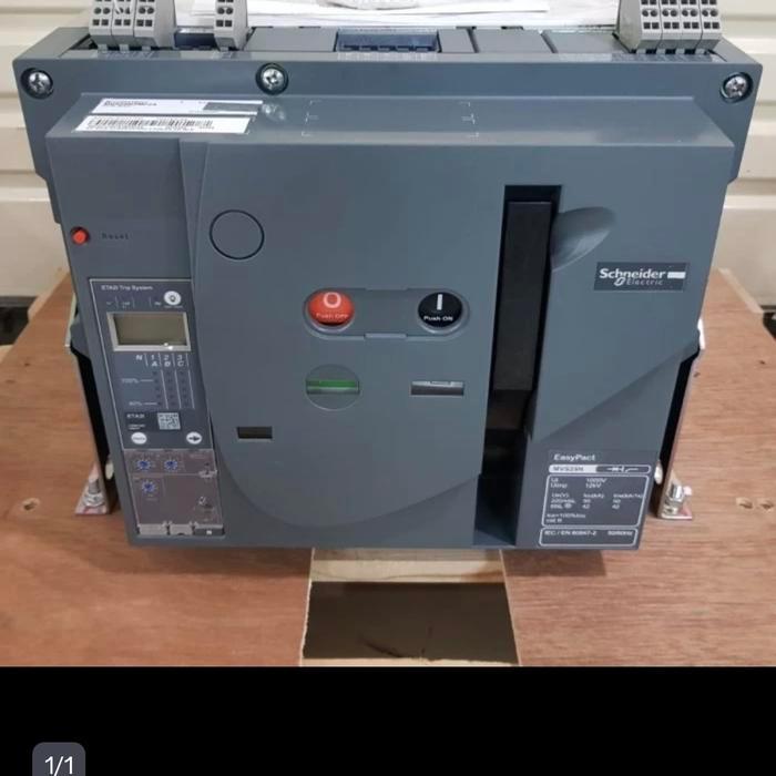 ACB MVS 3P 1000A KOMPLIT MOTORIZED UVT AUX SCHNEIDER