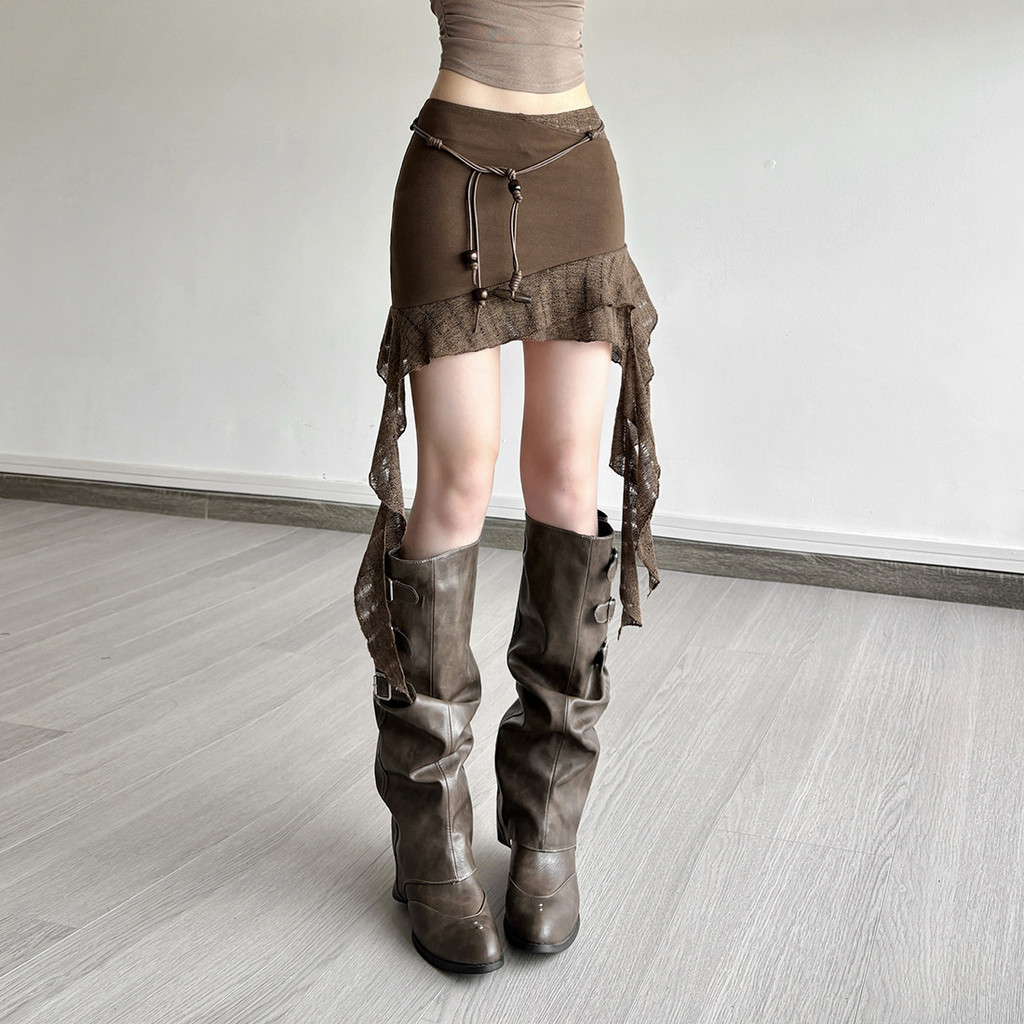 Rok pendek sambungan renda asimetris wanita yang melangsingkan dan serbaguna