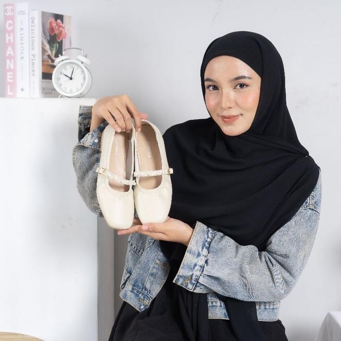 Zunika Kyomi Sepatu Wanita Flat Shoes Santai Kerja Kuliah - Cream, 36