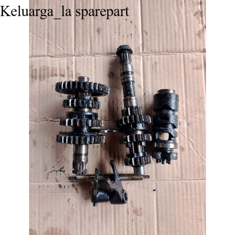 gear gigi rasio 1set Yamaha Vega ZR/Jupiter z robot/Jupiter Z1/original copotan
