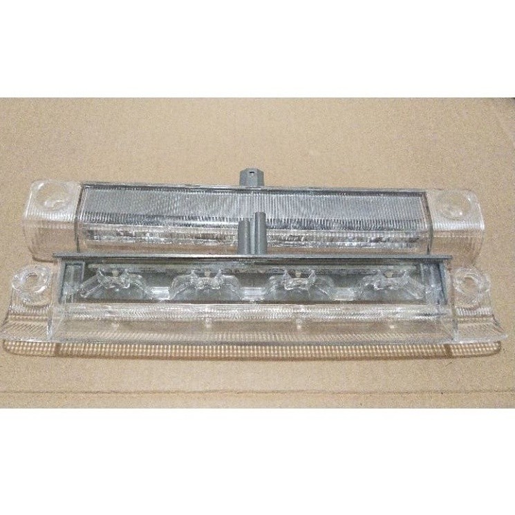 Lampu Spoiler Belakang Innova Avanza Fortuner Daihatsu Original Toyota