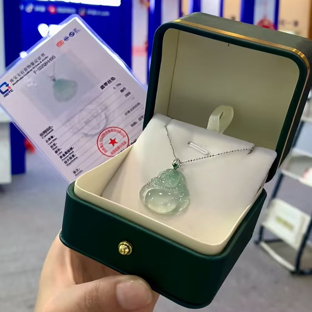 Liontin Buddha dari batu giok putih Burma alami jenis es kalung Buddha Maitreya dari batu giok tembu