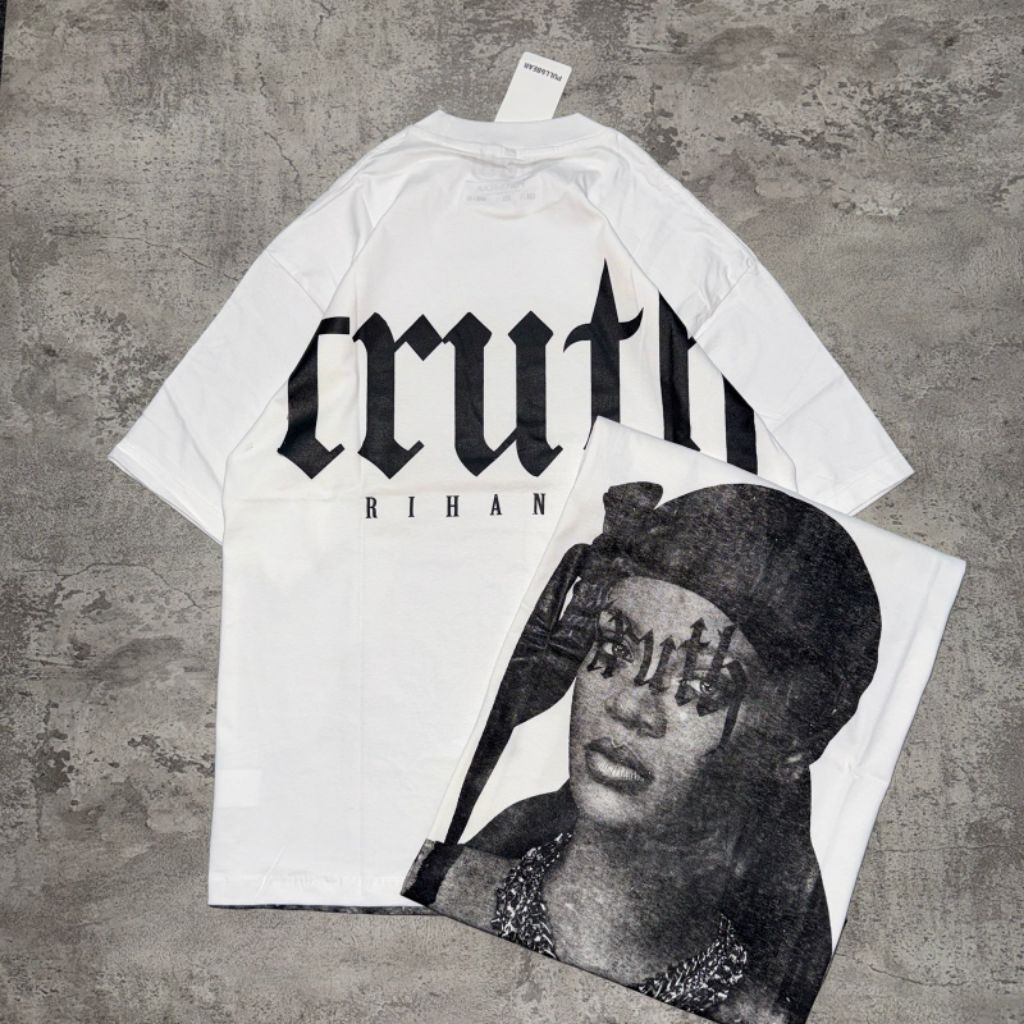 ORI Pull&Bear Oversize RIHANNA T-Shirt - Vintage Oversize Rihanna Truth White 20s T-Shirt