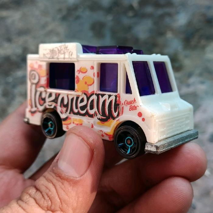 hotwheels quick bite ice cream truck loose diecast loose hotwheels loose