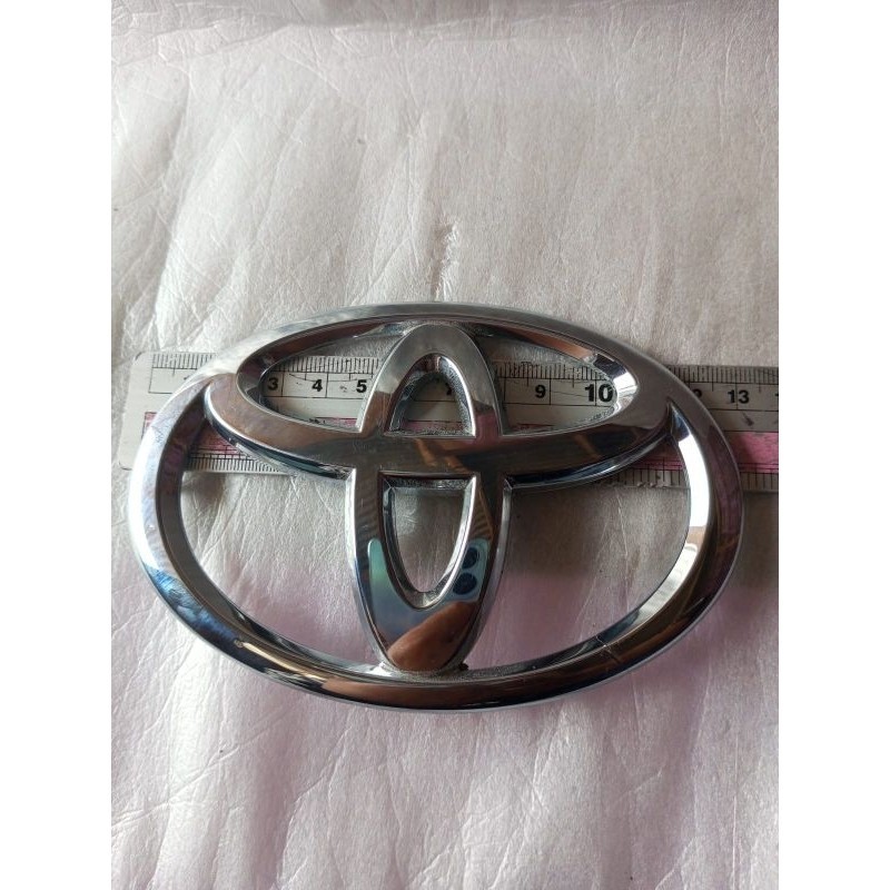 Emblem logo depan toyota agya rush lama emblem logo depan avanza agya calya rush