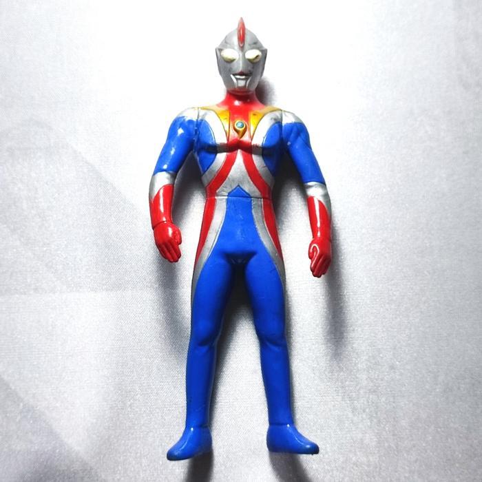 BANPRESTO  ULTRAMAN COSMOS ECLIPSE MODE  VINYL 16 CM ORI