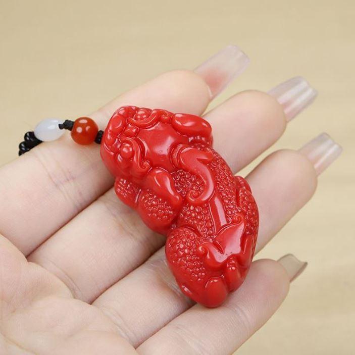 batu natural kristal ukiran giok Mongolia Warna merah Liontin motif Pixiu Unisex
