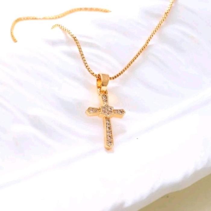 Kalung Salib Wanita Titanium Anti Karat Liontin Salib