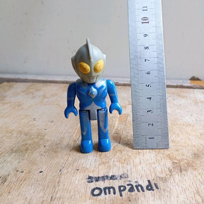figure action ultraman cosmos biru 2ND