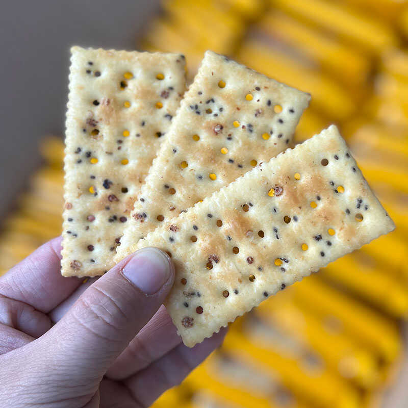 Black Truffle Ham Flavor Soda Crackers Three-Color Quinoa Chia Seed Soda Crackers Snack Office After
