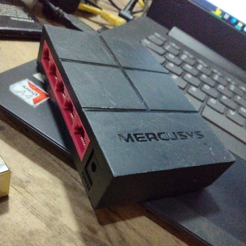 Switch hub MERCUSYS 5port Normal bekas