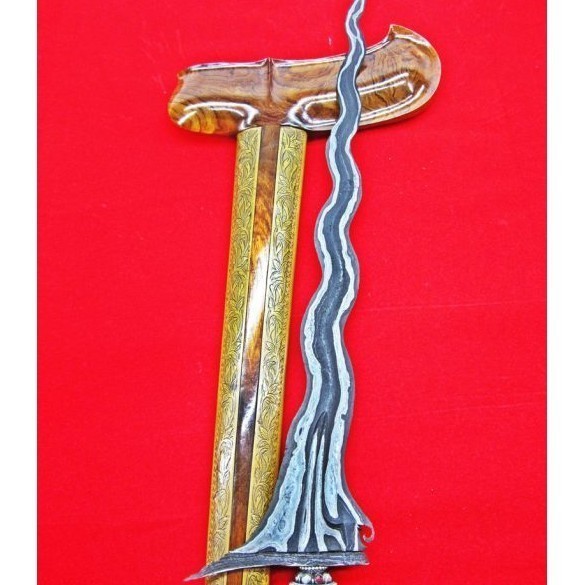 Pusaka Hamengku Buwana (HB) Keris Kanjeng Kyai Sengkelat Luk 13 Ori