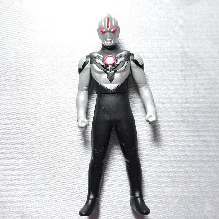 ULTRAMAN ORB DARK   VINYL 11CM  RARE ORI