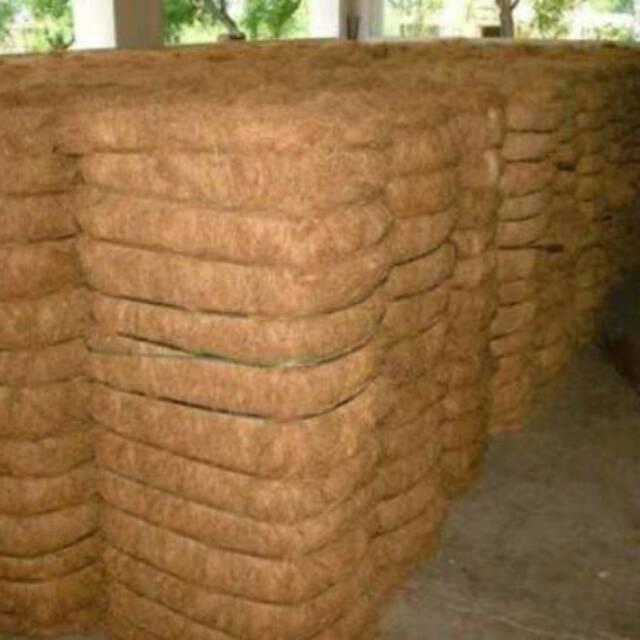 1kg sabut serabut kelapa cocofiber bersih kering  Sabut Kelapa (Griya Taman Store)