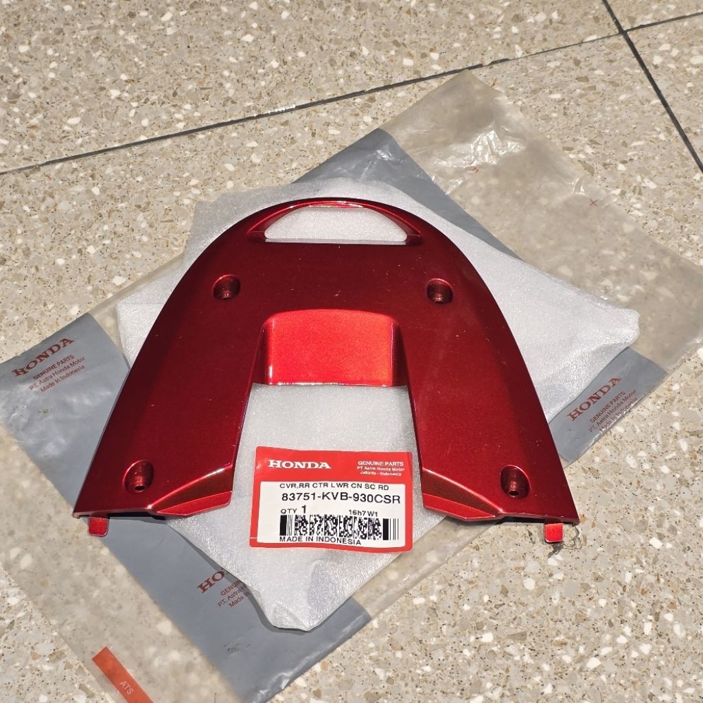 COVER TAIL SAMBUNGAN BODY BELAKANG BAWAH LAMPU BELAKANG MERAH MARON CANDY ORIGINAL AHM 83751 KVB 930