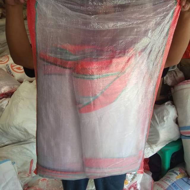 Karung bekas beras 25kg .