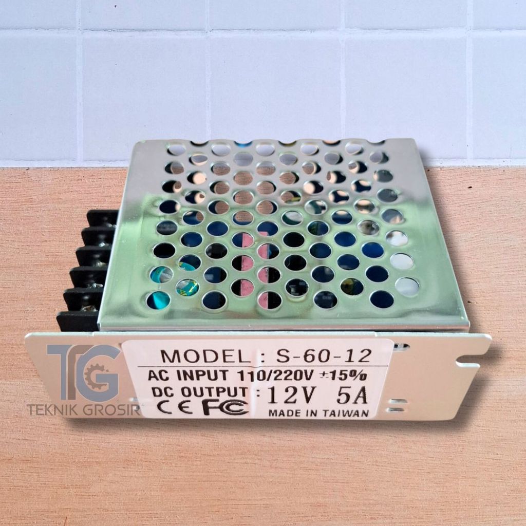 Power Supply SMPS 12V 5A 60 Watt Input AC 110V 220V Output DC 12V 5A Untuk LED Strip CCTV