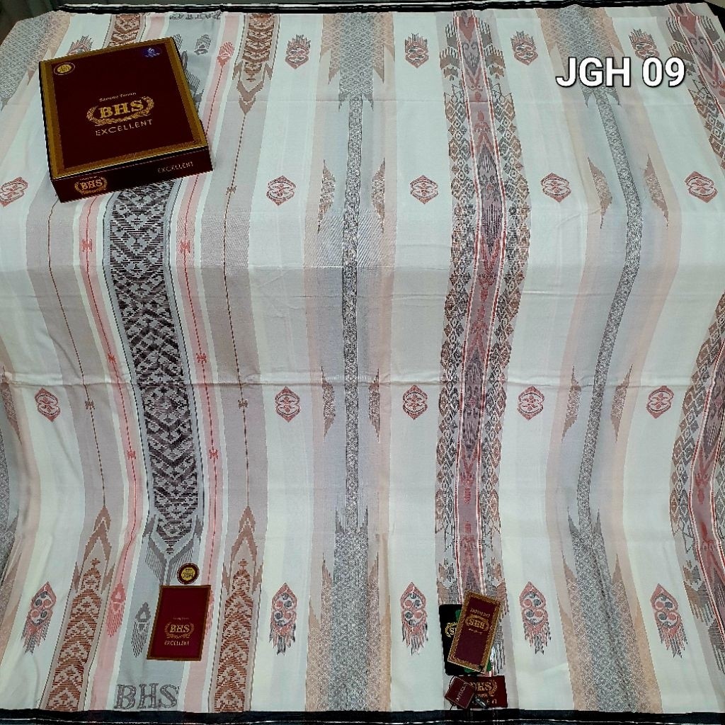 Sarung BHS Excellent Songket Gold. JSK Mix putih.
