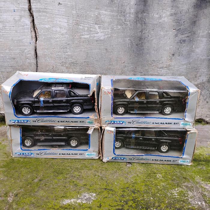 Car Diecast 1 : 24 2002 Cadillac Escalade Ext Original Welly New Old Stock 2ND