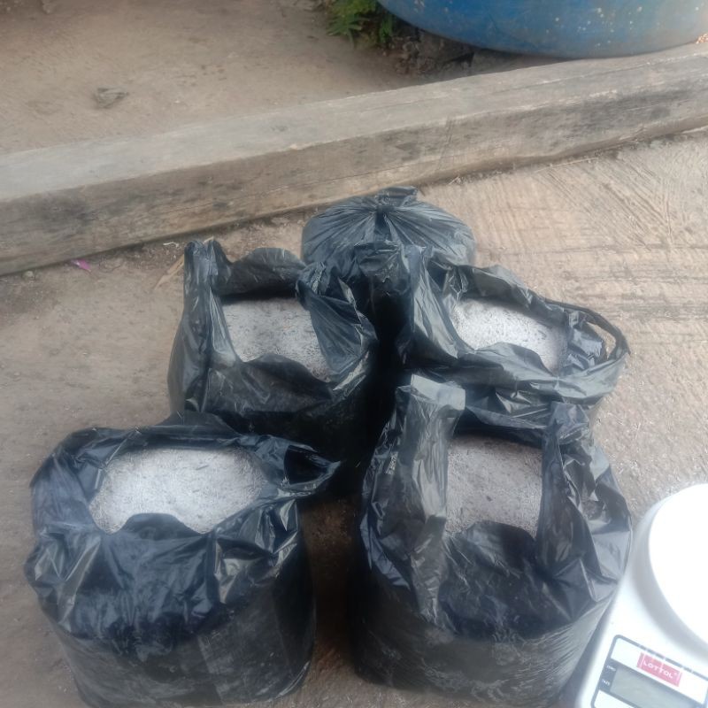 Abu Gosok Sekam Padi Halus – Media Tanam & Pupuk Alami Berkualitas