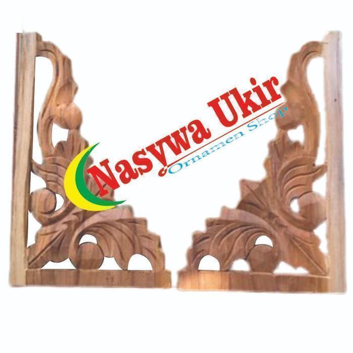 ukiran tempel ornamen ukir dari bahan kayu mahoni populer