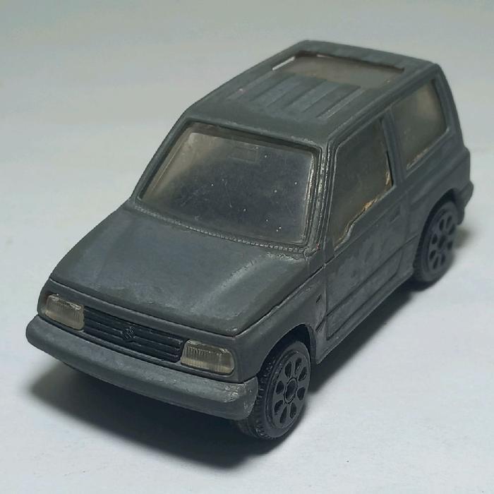 Diecast 1:43 Bburago Suzuki Vitara  burago skala 43 made in Italy aka escudo sidekick swb