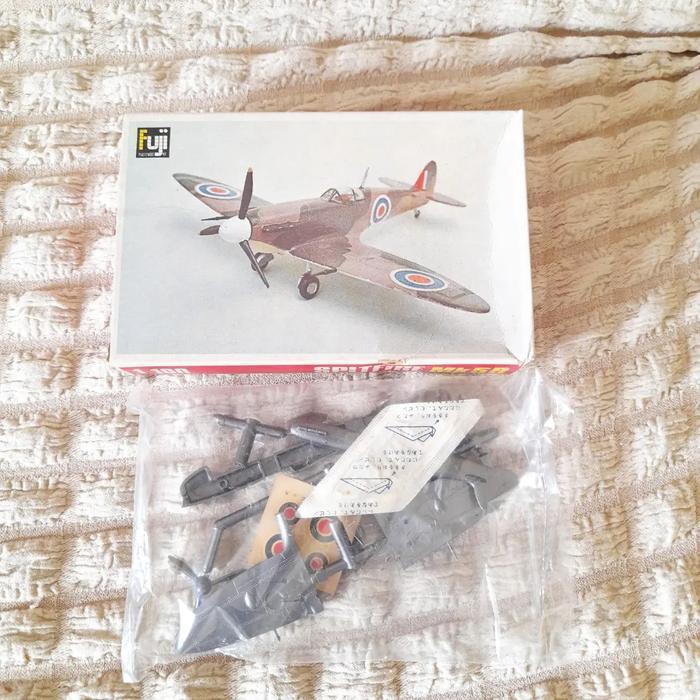 MK 5B Spitfire - Ori Fuji Model Plastic Kit Mainan Vintage Anak Laki Model Kit Pesawat Made In Japan