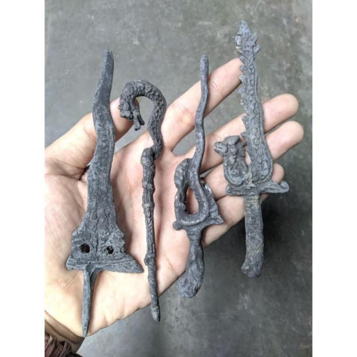 Pusaka tua borongan koleksi antik BM