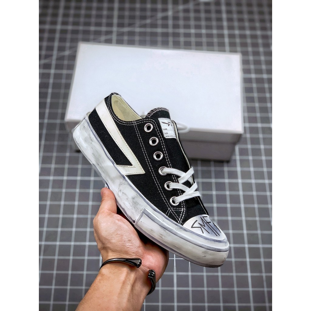 Sepatu peringatan SMFK
Membuat Sepatu Kanvas Rendah Graffiti Tangan Lama