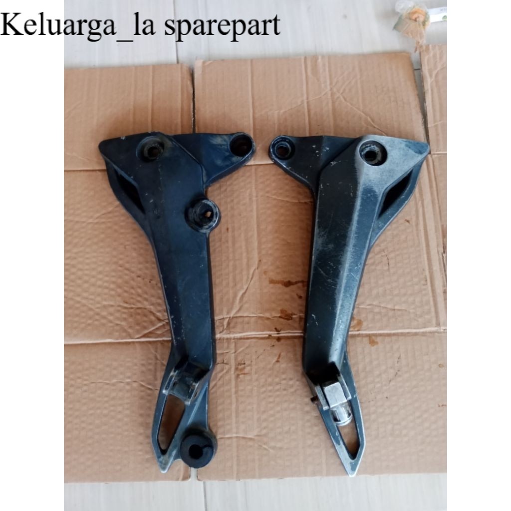 step pijakan kaki belakang Suzuki Shogun new original copotan motor