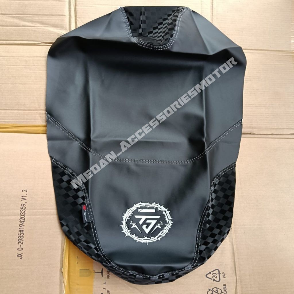 Kulit jok / Lapis jok motor model arvi carbon catur 3D Vario,Vixion,Cb150r, Scorpio, Mio Dll Hight Q