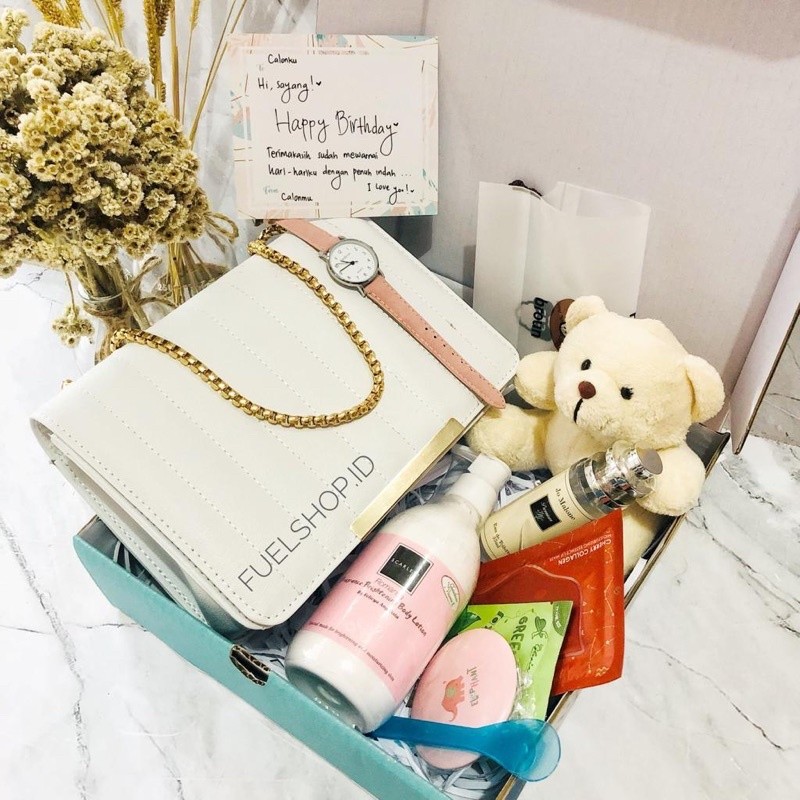 (TAS) HAMPERS CEWEK / KADO CEWEK / GIFT BOX CEWEK / KADO ANNIVERSARRY / BEAUTY BLENDER / SPONS MAKE 