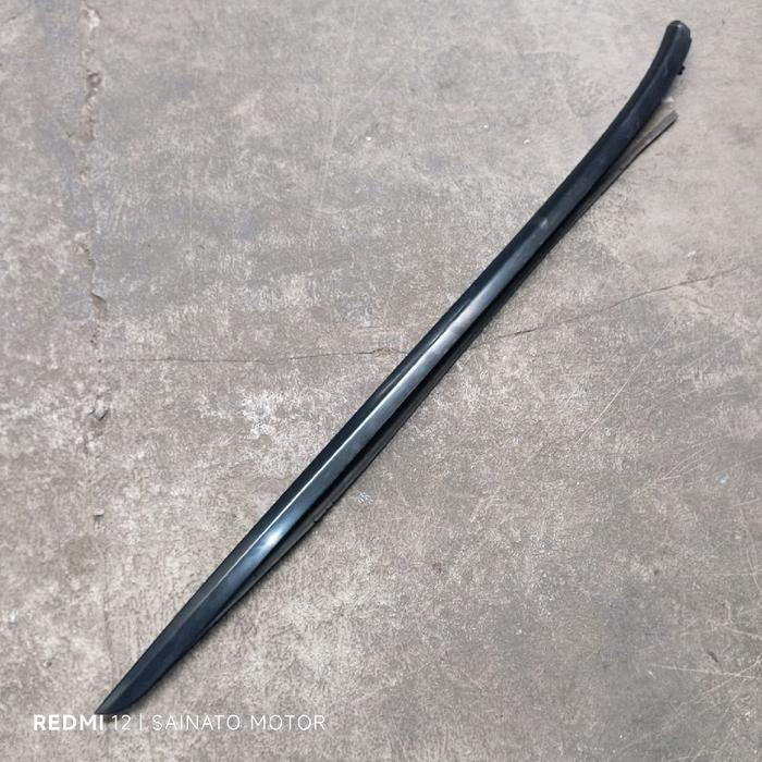 List lis kaca besar depan bagian kanan R honda stream 1.7 1700cc asli original copotan