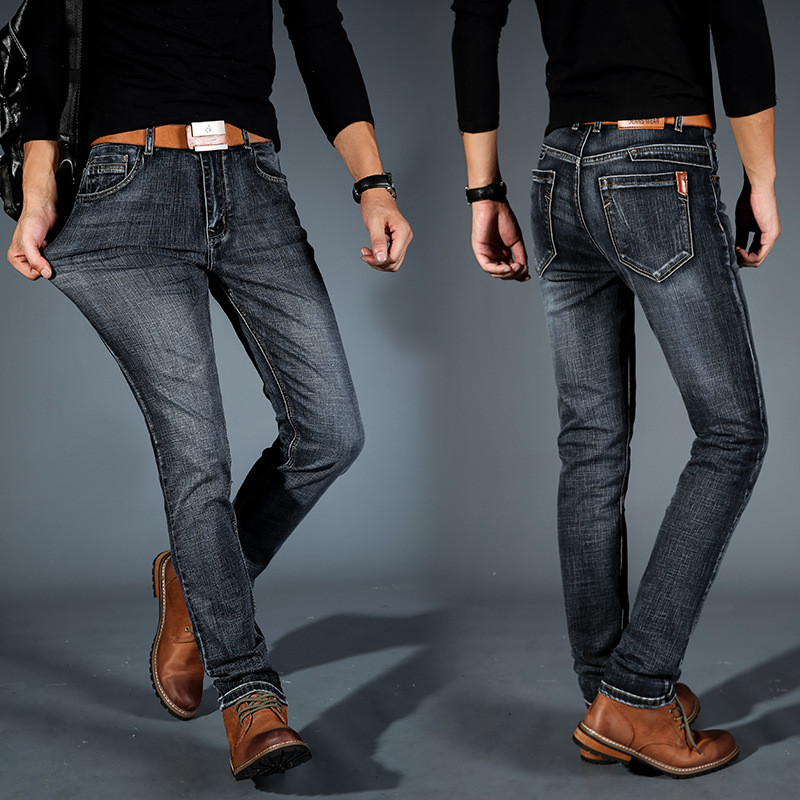 Celana jeans pria model slim-fit gaya Korea terbaru.
