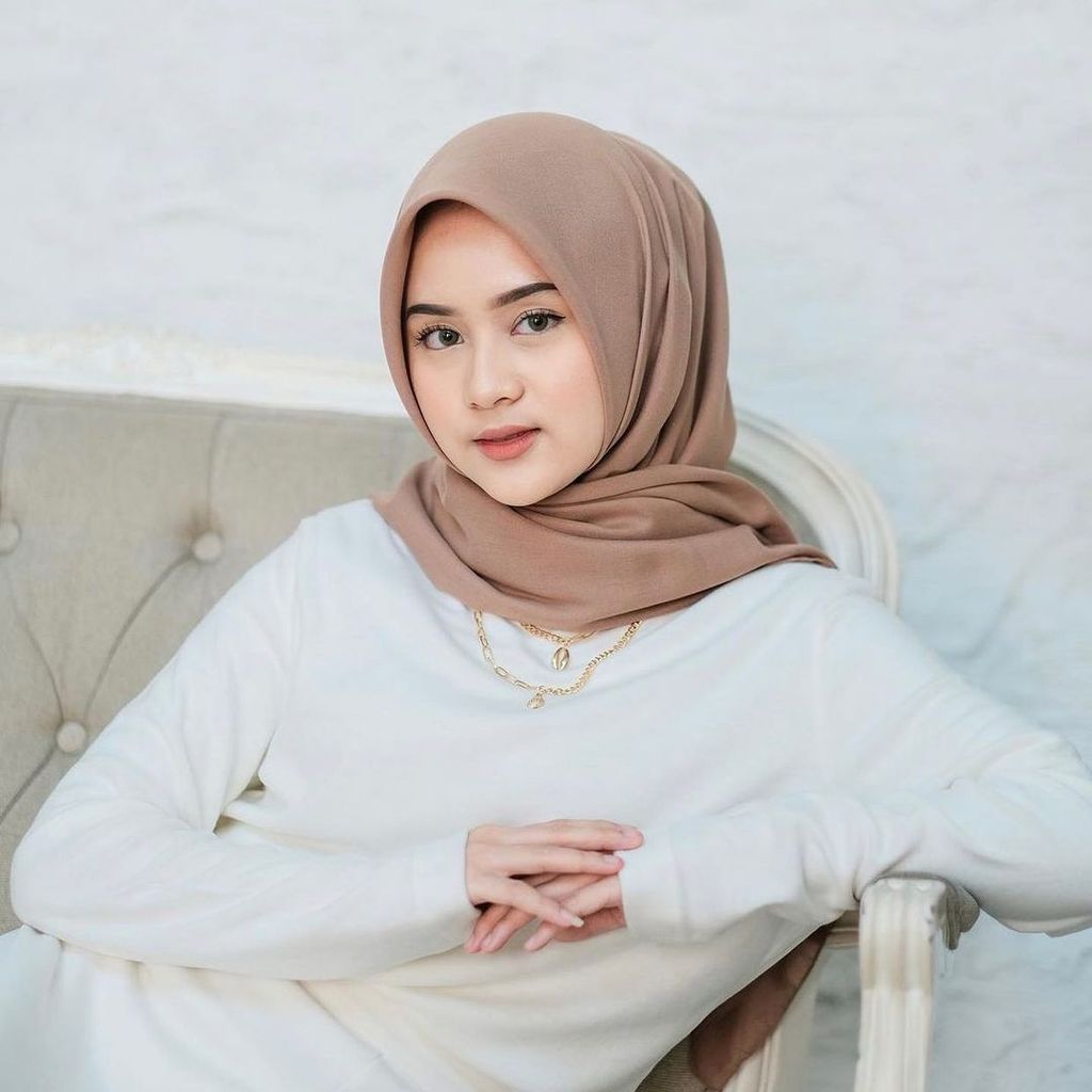 Jilbab segi empat Paris Premium | Hijab Paris Voal Premium | Paris Premium Termurah/paris premium/hi