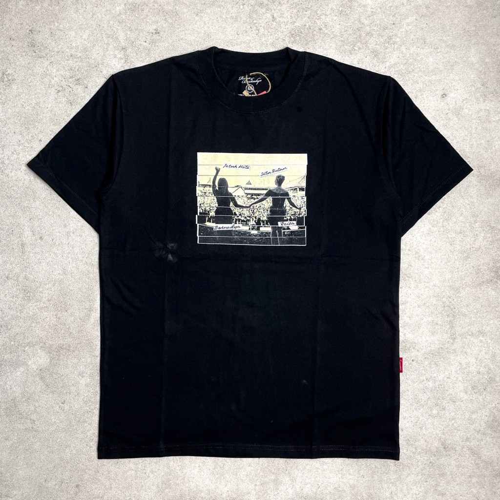 Raisa x Bernadya - Eleventh Juni Goods | Tshirt Black Original Merchandise