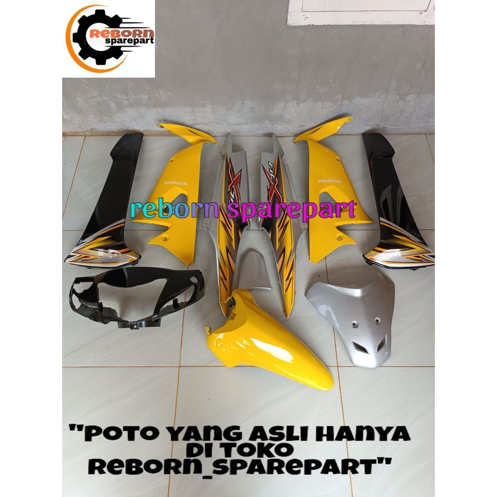 cover ful body halus Honda Supra fit X 2008 silver kuning plus striping - full body halus Honda Supr