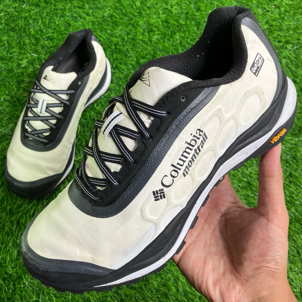 Columbia Montrail Outdry Extreme Vibram Trail Running shoes ukuran 39