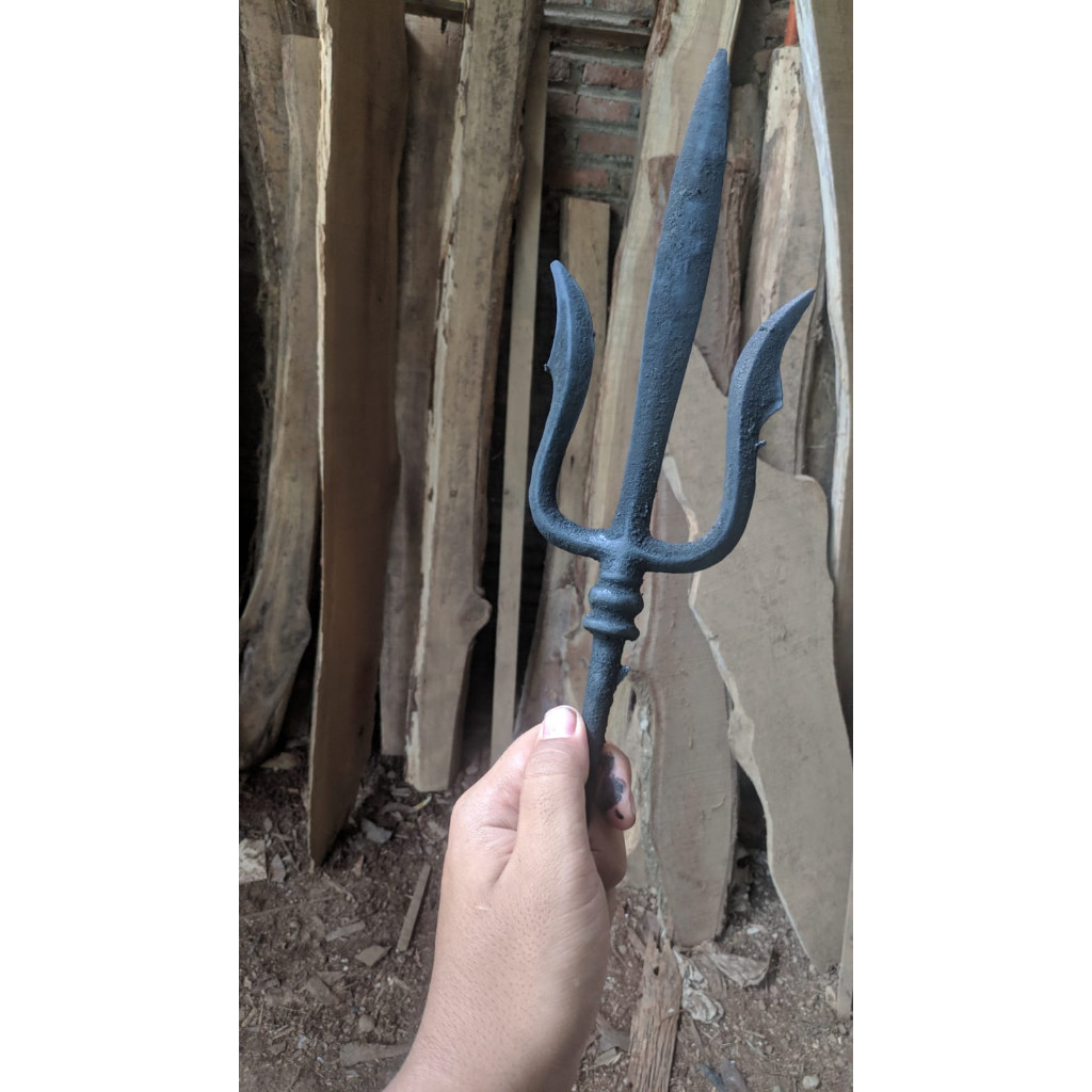 pusoko trisula keleng sepuh mataram bkn sengkelat kamarogan larmongo