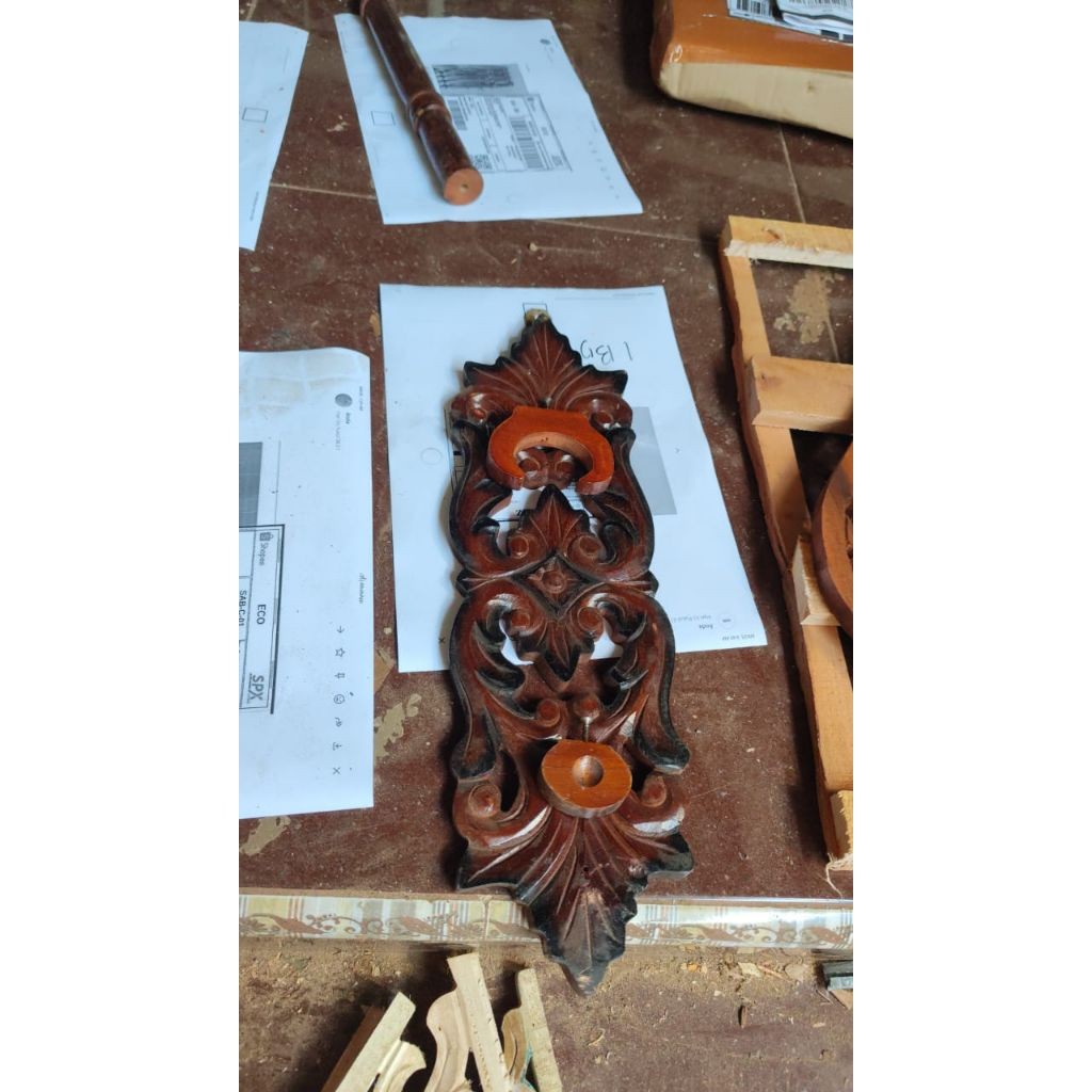 blawong keris dari kayu jati ukir ukiran lung lungan isi 1 panjang 60 cm